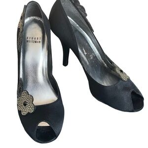 Stuart Weitzman black satin flower pointed toe pumps size 8M